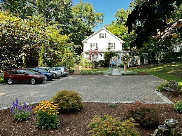 1519 Ella T Grasso Blvd, New Haven, CT 06511