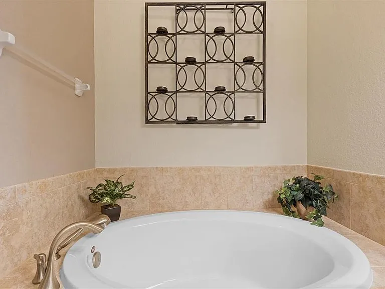 416 Winding Brook Ln #102 — Photo 32