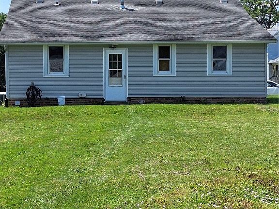 4th image of 236 Morrow St