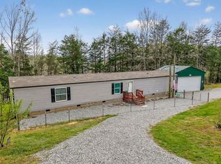 1237 Ridge Rd, Quebeck, TN 38579