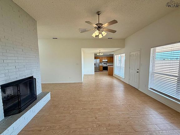 5th image of 4 Delia Ct
