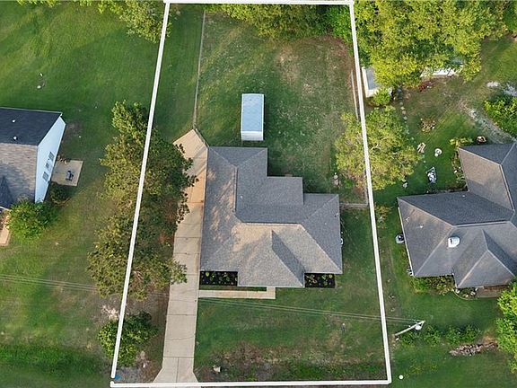 2nd image of 728 Austin Dr