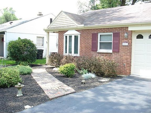 3rd image of 2517 Oakley Ave