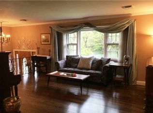 43 Renwick Ave, Huntington, NY 11743