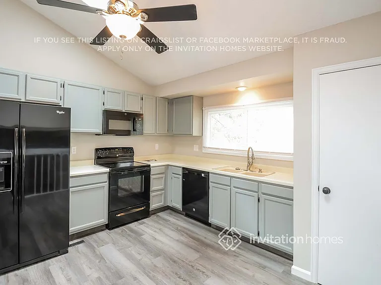 18233 E Berry Dr — Photo 7