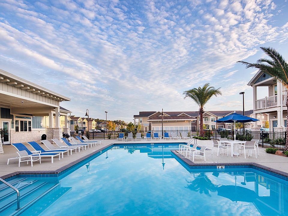 Make a splash in the sparkling swimming pool at The Retreat at Juban in Denham Springs, LA