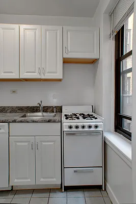 Rented by Grand Group Realty | media 18