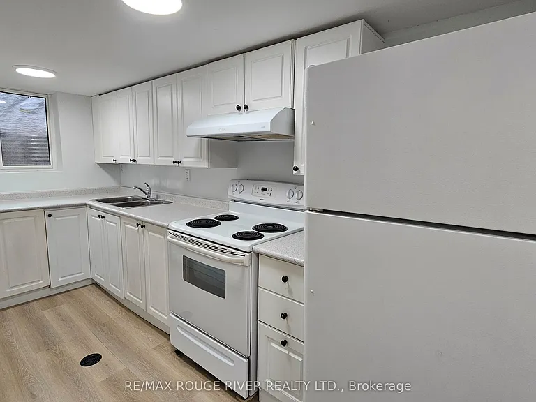 332 Rosedale Dr — Photo 6