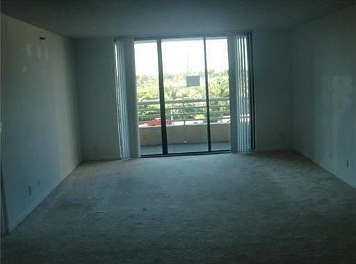 4th image of 3300 NE 192nd St APT 411