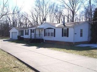 5726 Moff Rd, Atwater, OH 44201