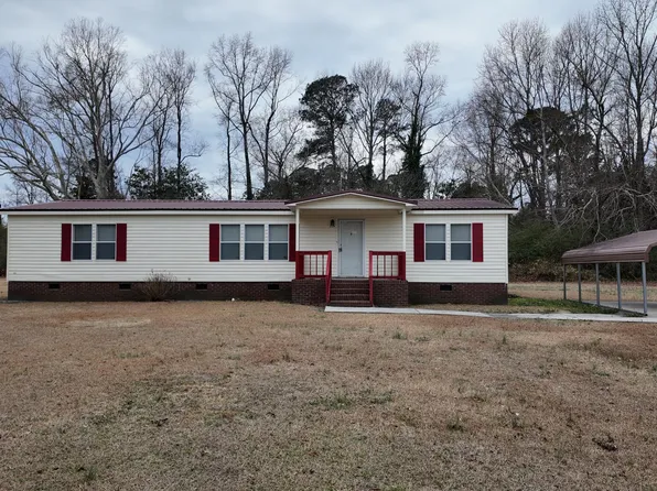 208 S Peterson Street, Magnolia, NC 28453