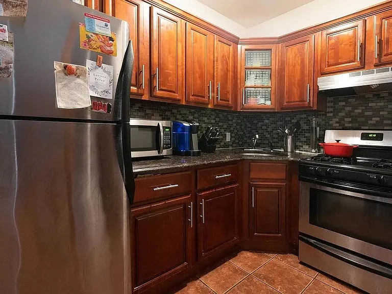 885 Willoughby Ave #301 — Photo 4