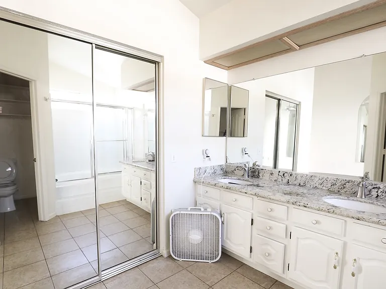 25406 Blackthorne Dr — Photo 12