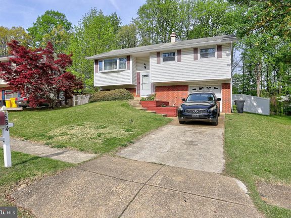 2nd image of 534 Crestpark Dr