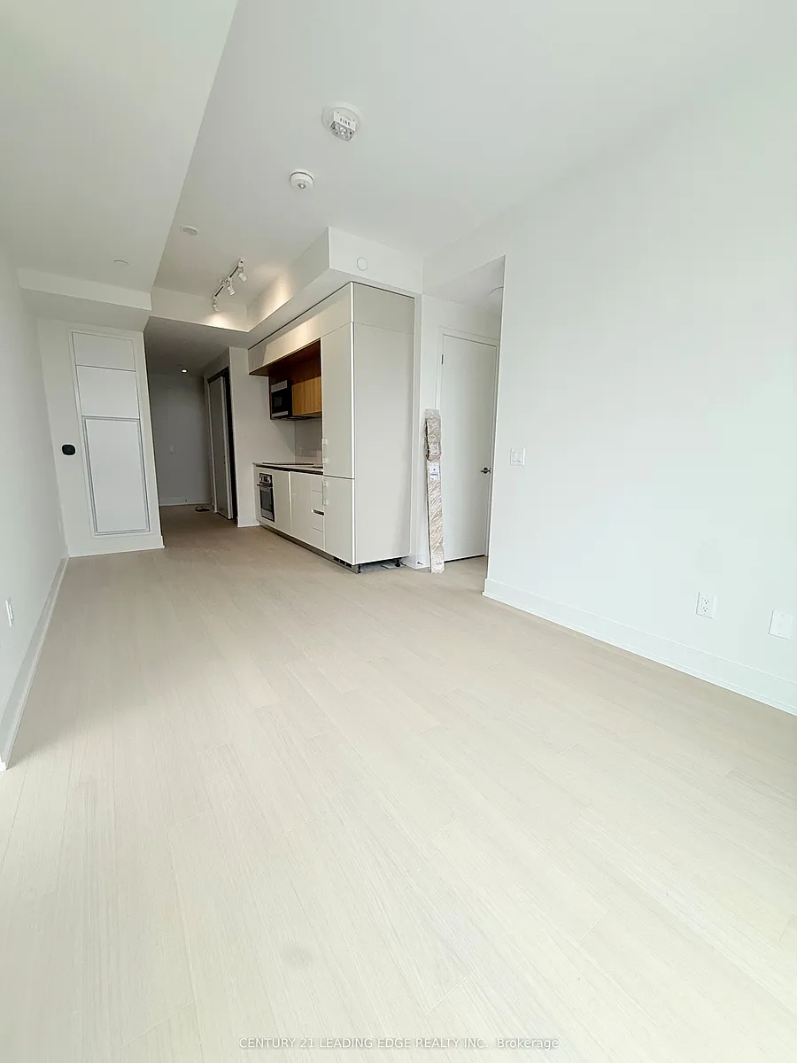 Building Photo - 322 Dupont St #709