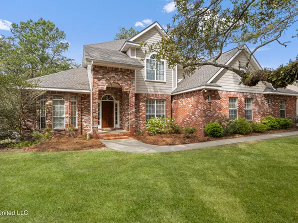 259 Holcomb Blvd, Ocean Springs, MS 39564