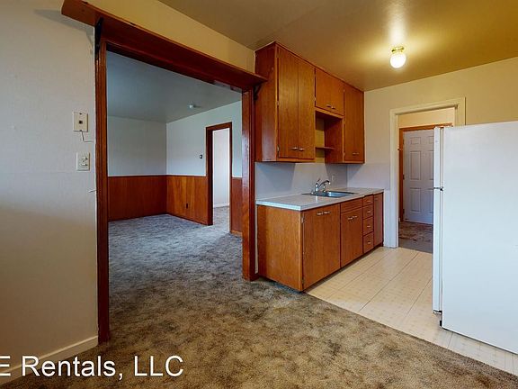 5th image of 2425 Coronado Ave