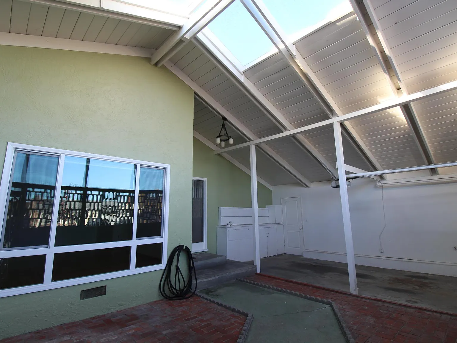 3 bed, 1550 sqft, $4,500 — Photo 3