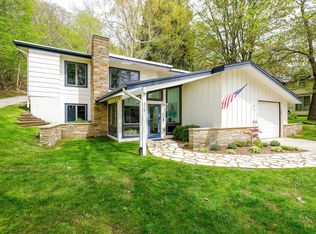413-415 Leelanau Ave, Frankfort, MI 49635