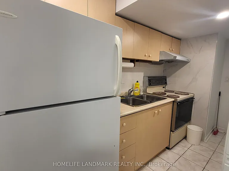 75 Maitland Dr — Photo 5