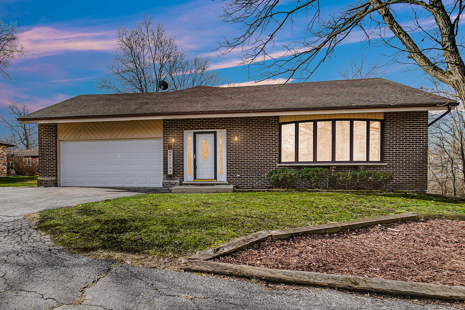 30 Cornwall Dr photo 1