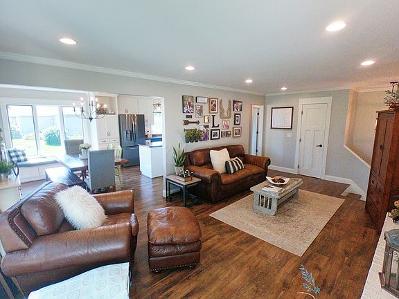 3rd image of 311 11th Ave SE