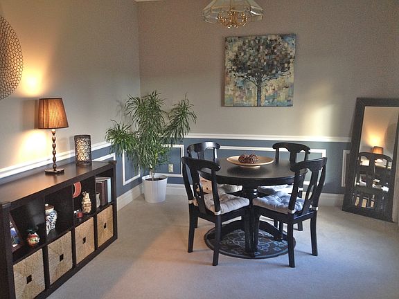 3rd image of 1571 Royal Crescent Dr