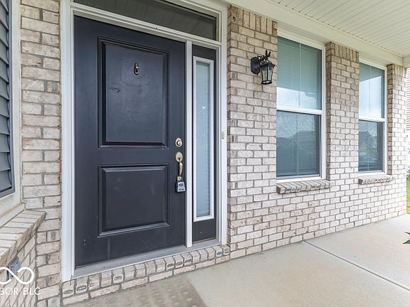 2nd image of 8323 Penbrooke Pl