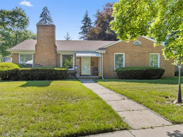 21415 Lathrup St, Southfield, MI 48075