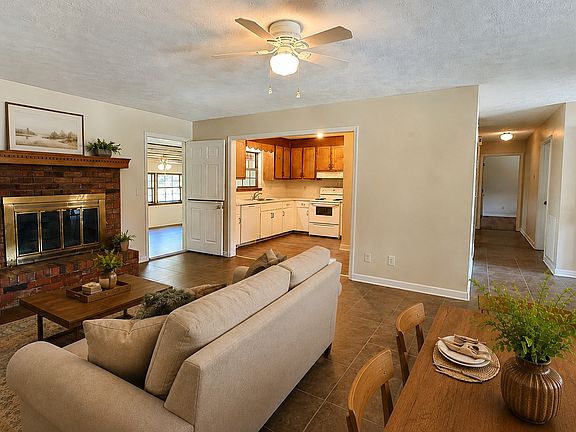 2nd image of 233 Longmeadow Dr NW