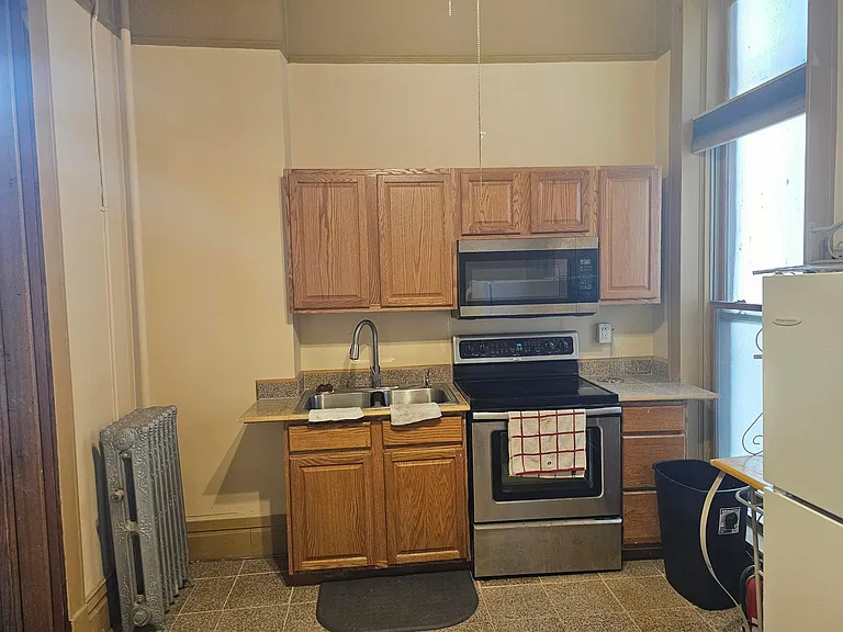 117 Hamilton St #2C — Photo 3