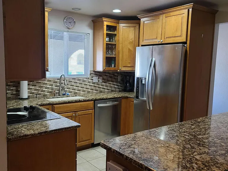 415 Corvair Dr — Photo 3