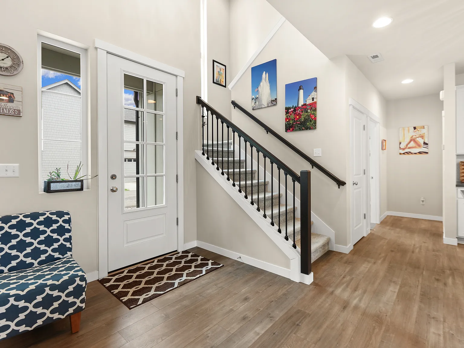 5 bed, 2724 sqft, $3,900 — Photo 2