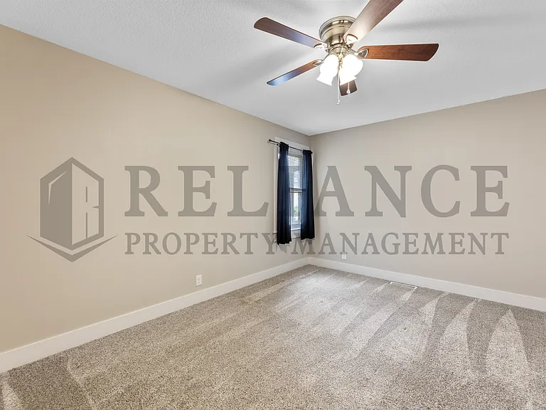 117 S Lark Ln — Photo 14