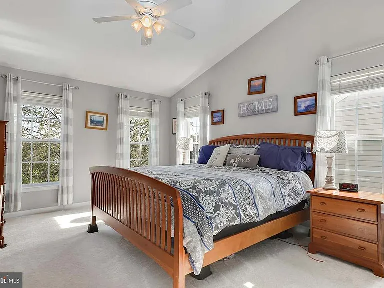 6805 Rathbone Pl — Photo 8