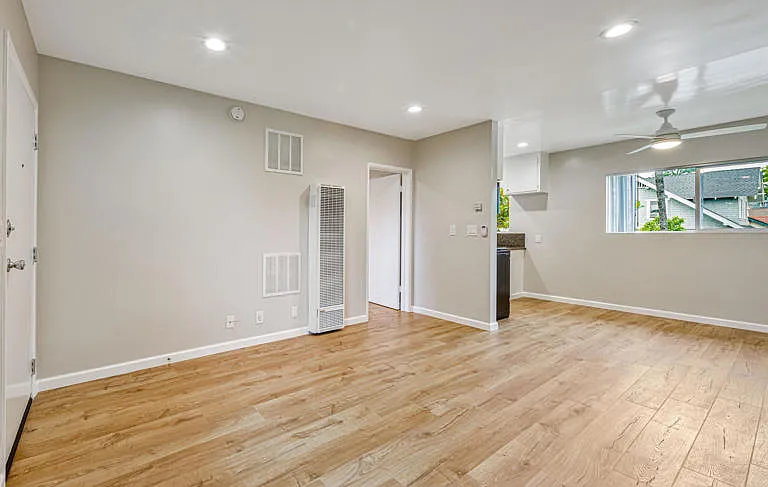 720 E Mountain St #15 — Photo 5