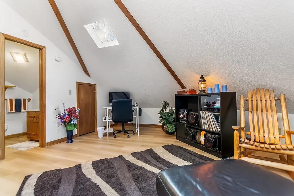 3 bed, 2144 sqft, $1,800 — Photo 4