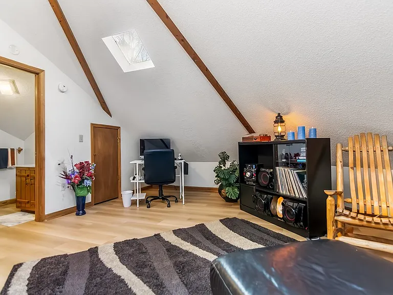 102 Mizzen Ct — Photo 4