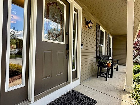 3rd image of 4215 Quail Hollow Cir