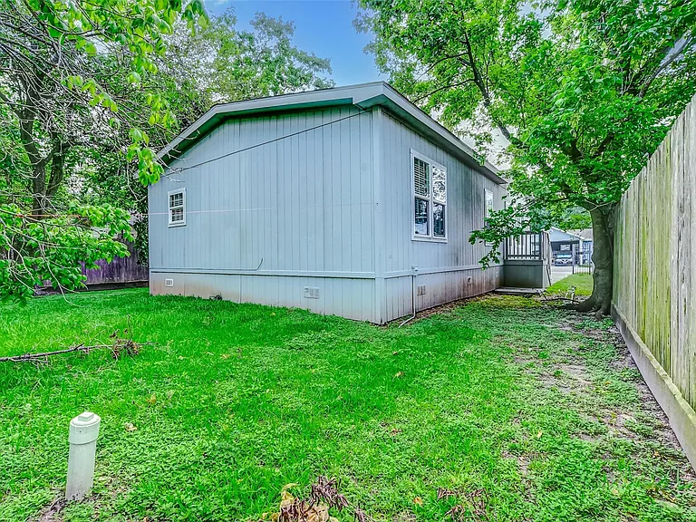 11313 Delman St — Photo 25