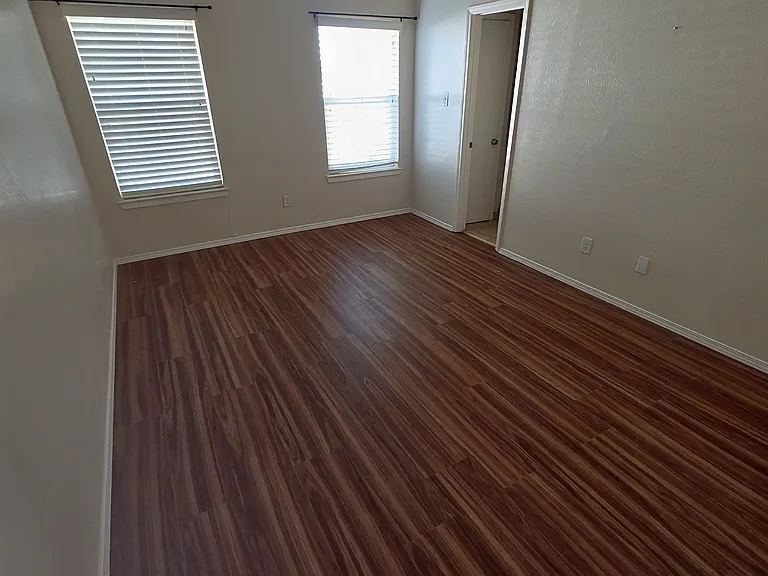 631 Cimarron Trl — Photo 8
