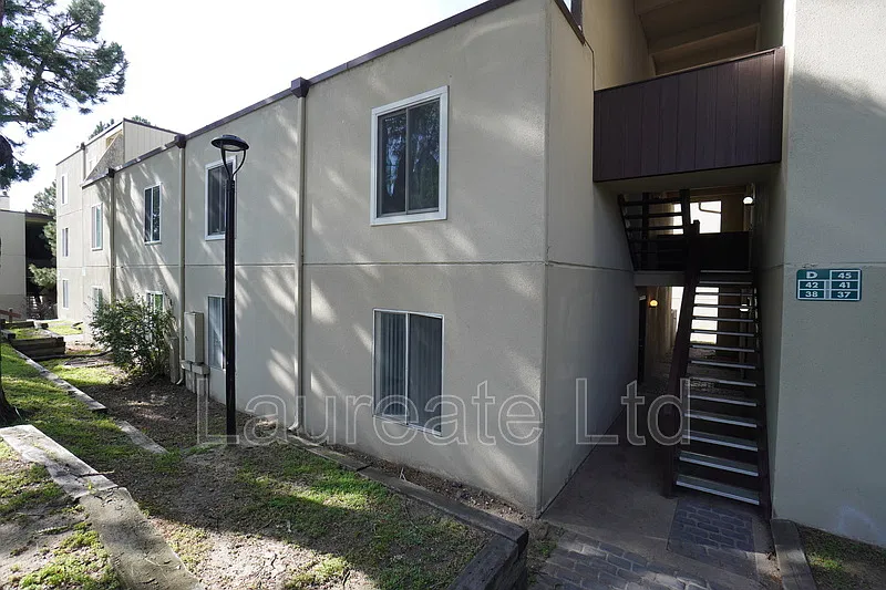 2 bed, 2.0 bath, 1138 sqft, $1,595 — Photo 1