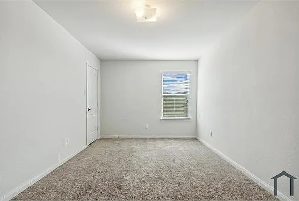 5 bed, 2605 sqft, $3,499 — Photo 3