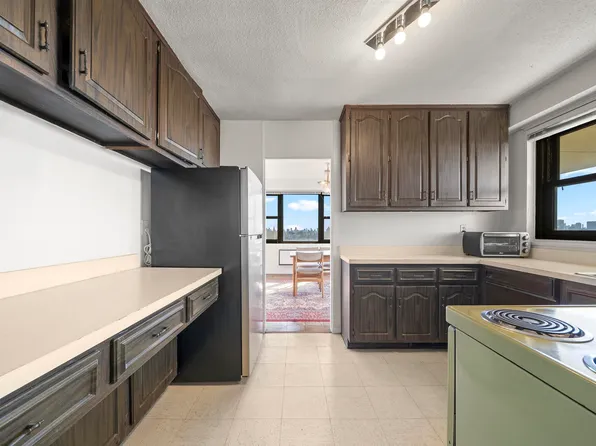 7855 Blvd East image 9 of 26