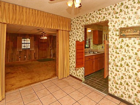 5th image of 1654 Alcazar Way S