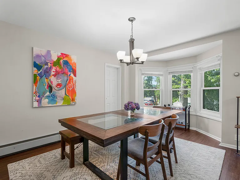 315 Maple Ave — Photo 11