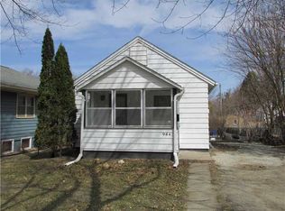 944 21st Ave SW, Cedar Rapids, IA 52404