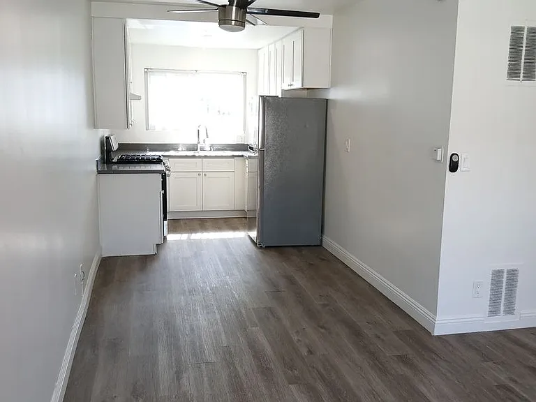 5532 Harold Way — Photo 5