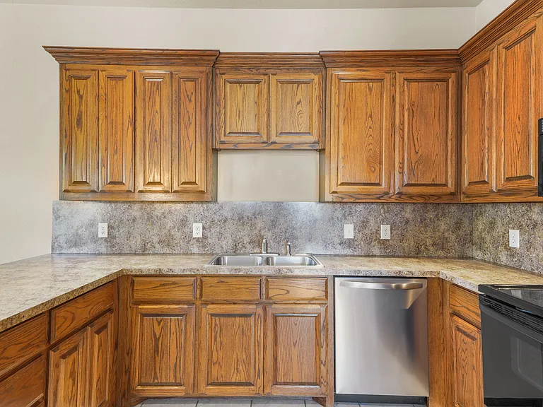 511 Mariner Dr — Photo 13