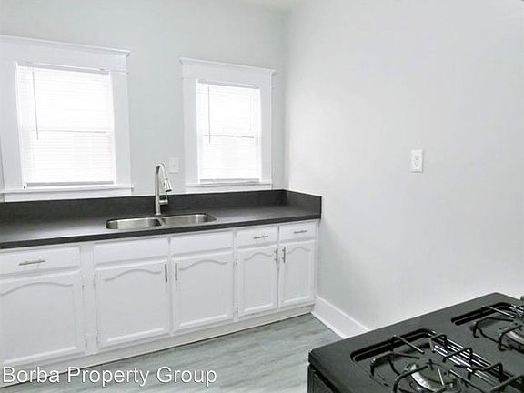 3rd image of 1334 Stanley Ave